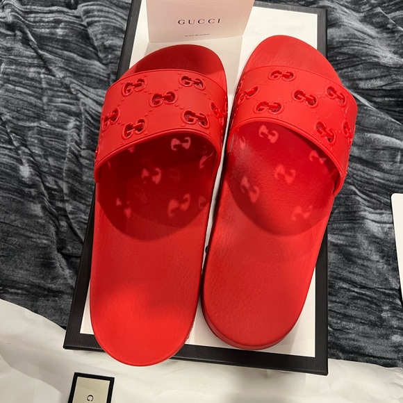 Men’s Red Gucci Rubber Slides - Picture 4 of 12